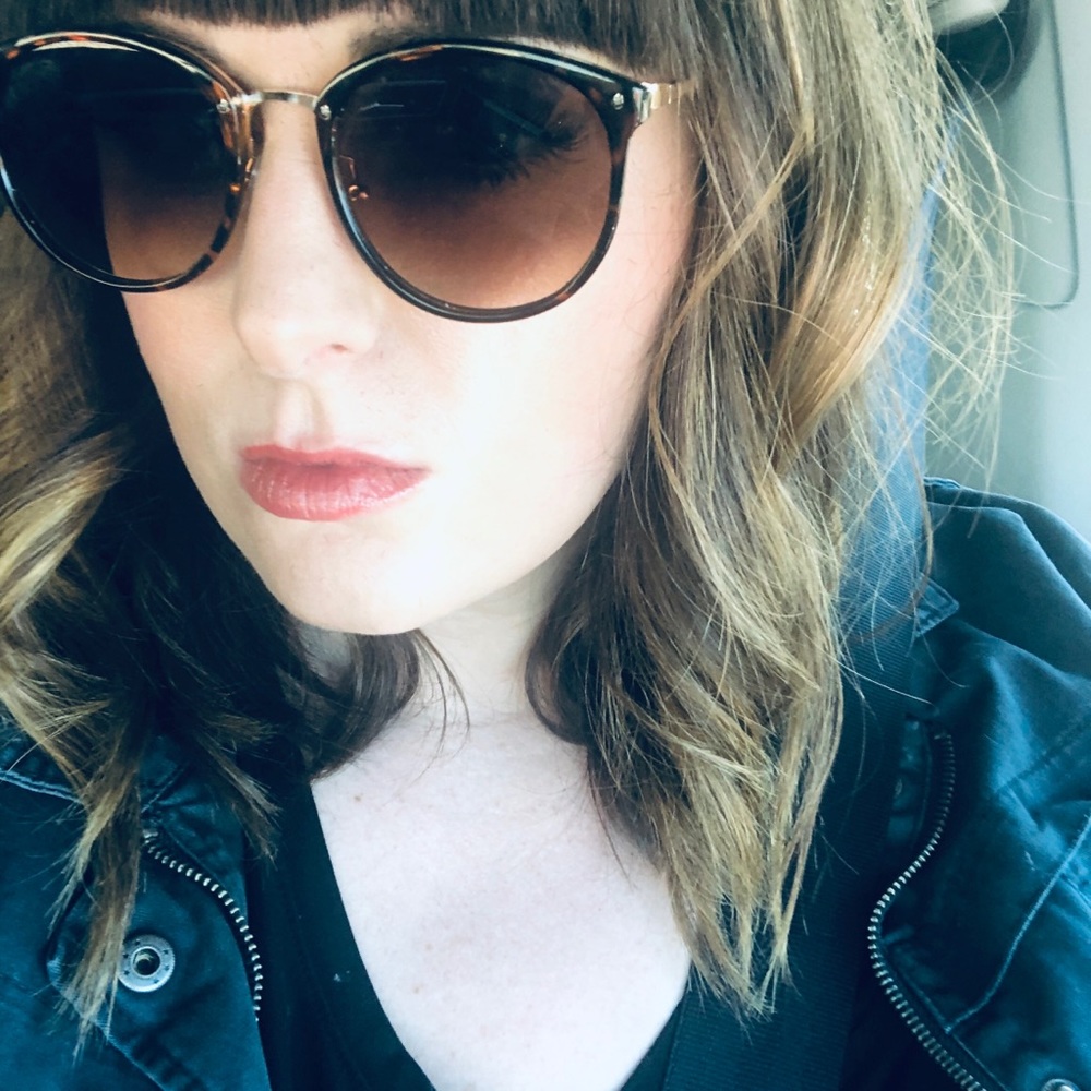 Meet your Posher, Elizabeth